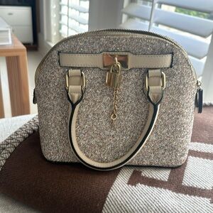 Gorgeous sparkly bag.